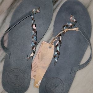 Rare!  NWT, REEF 1885 Premium Twyst Sandals!!